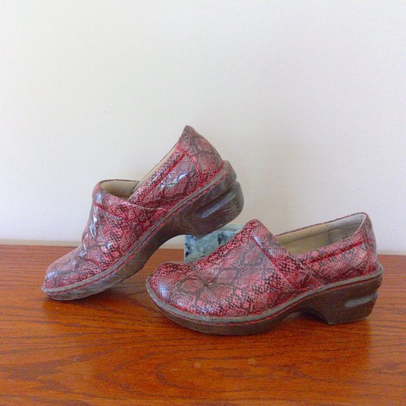 boc Shoes - B.O.C. Peggy Pink Snake Skin Design Clog